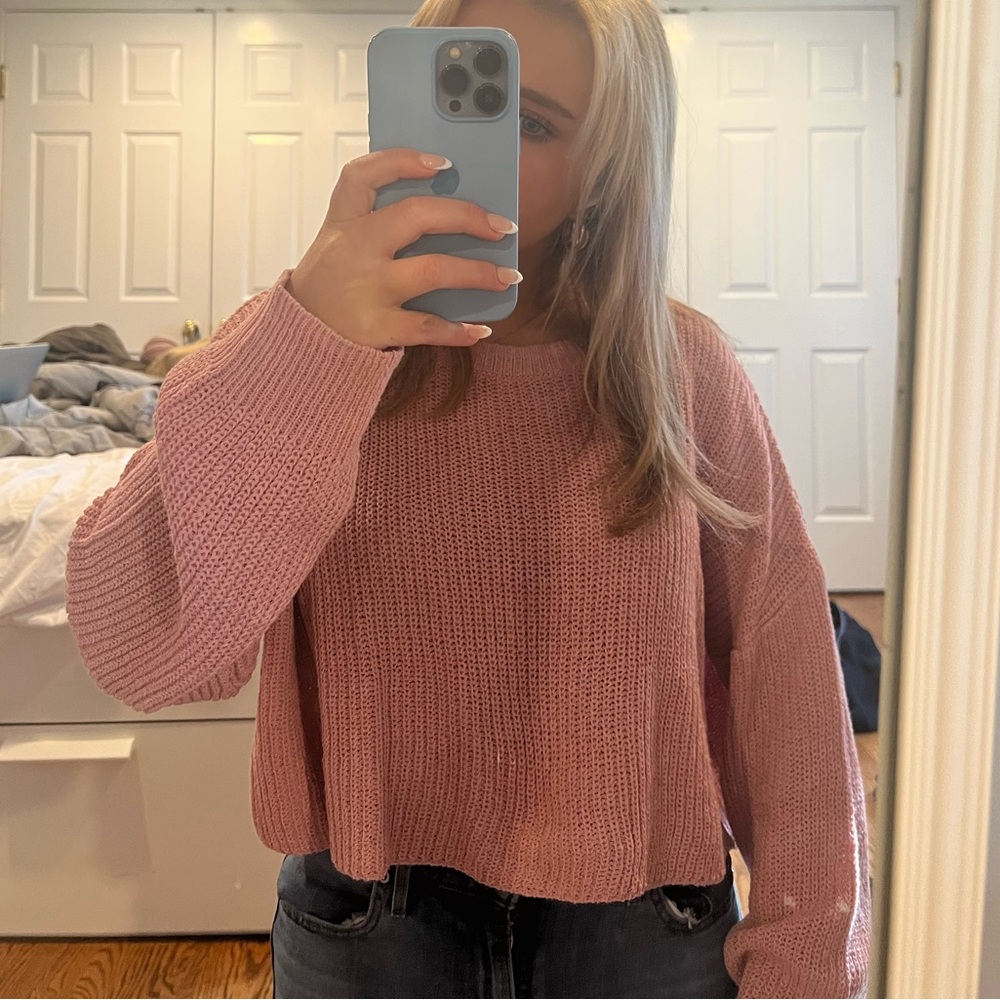 Pink sweater! - Picture 2 of 4